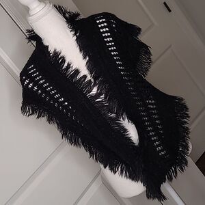 Fringed neck scarf